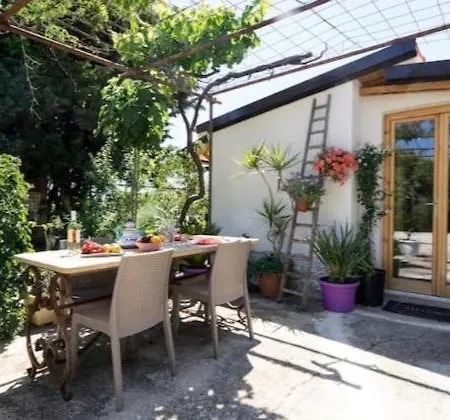 Asparano Bed and breakfast 4*