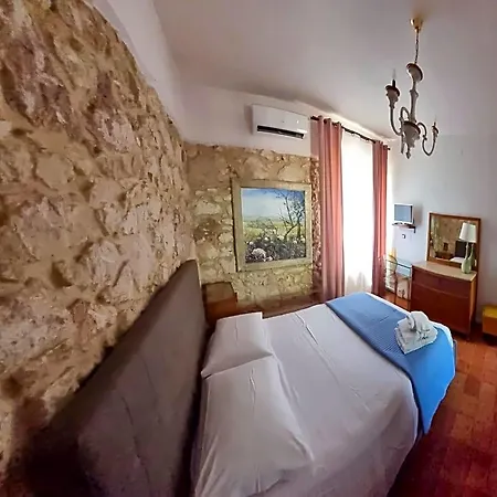 Alojamento de Acomodação e Pequeno-almoço Asparano 4*